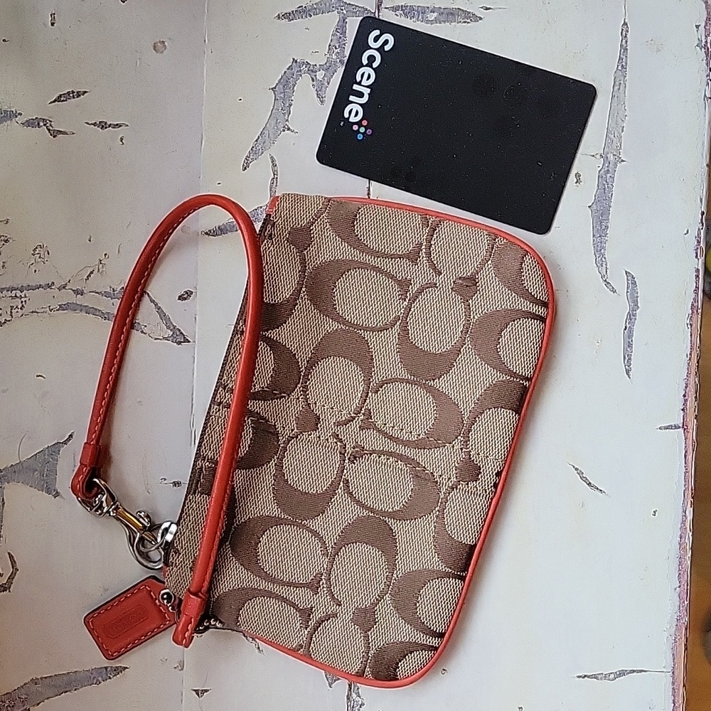 Coach wristlet - Picture 4 of 6